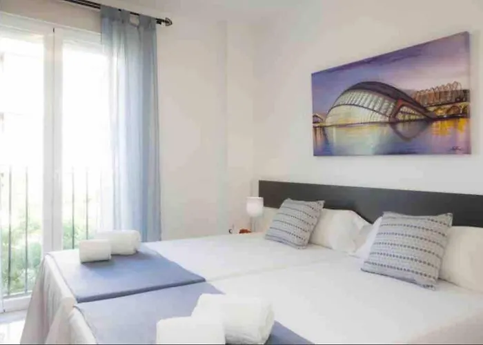 شقة Cozy Flat Near Torres De Serrano Modalidad 11 Noches Minimo O Mas فالنسيا