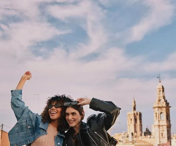 Mate Cosmo - Centre,