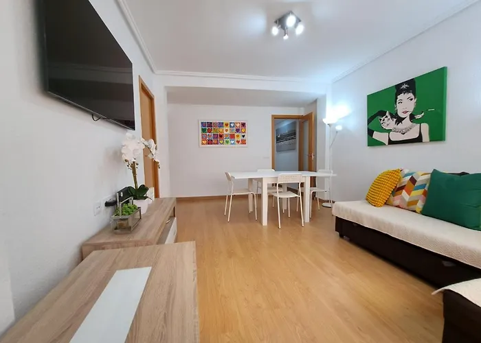 Centrico En Proximo Parada De Metro Angel Guimera Valencia