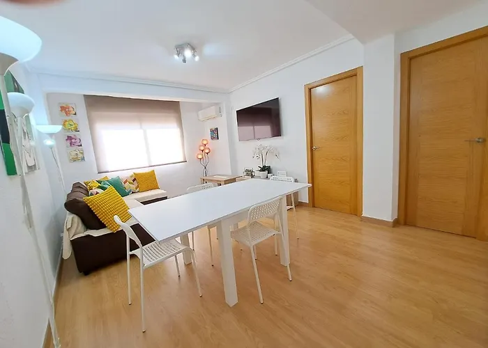 Centrico En Proximo Parada De Metro Angel Guimera Valencia