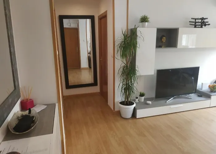 Bedroom To Rent In The منزل للإقامة *