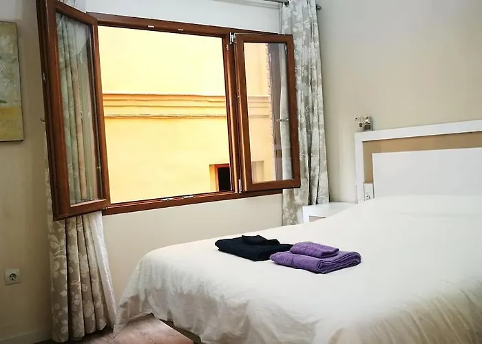 Center Where Falla Starts شقة فالنسيا