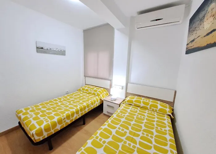 Centrico En Proximo Parada De Metro Angel Guimera * Valencia