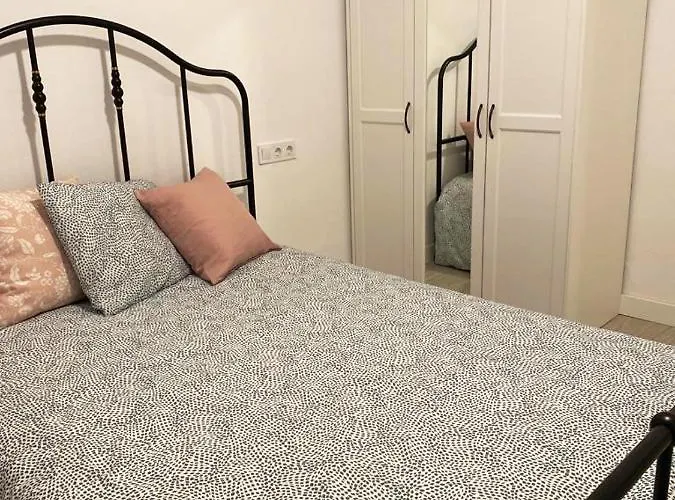 Malvarrosa Private In Shared Homestay szállás *