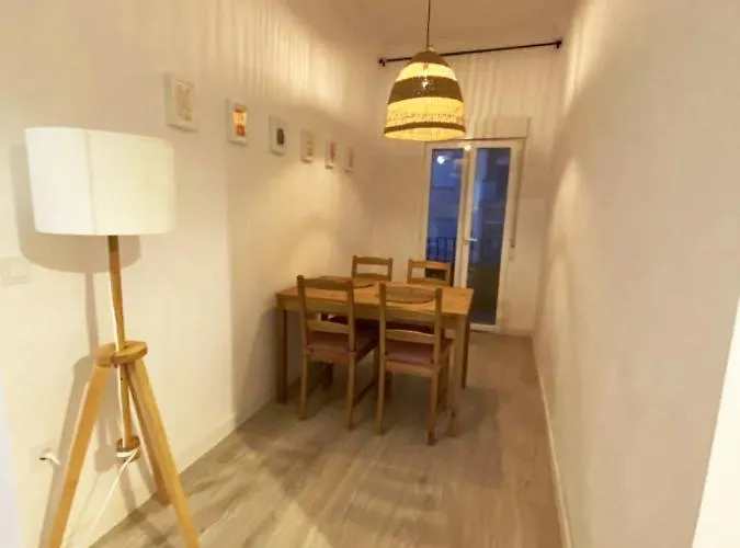 Δωμάτια σε οικογενειακή κατοικία Malvarrosa Private In Shared Βαλένθια