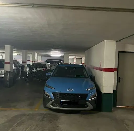 Comodo Y Espacioso Con Parking 발렌시아