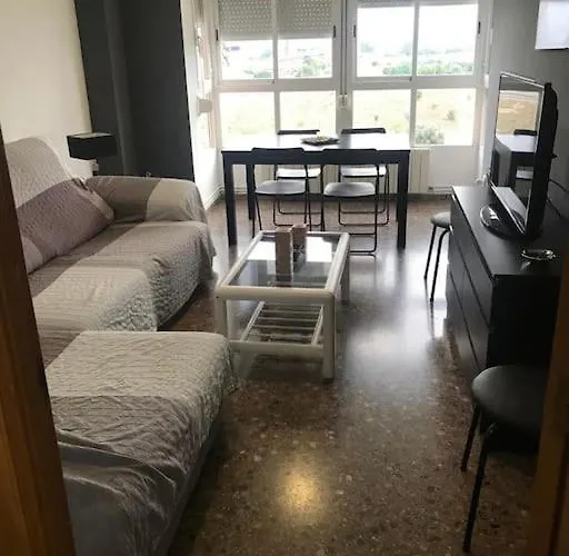 Comodo Y Espacioso Con Parking 아파트 *