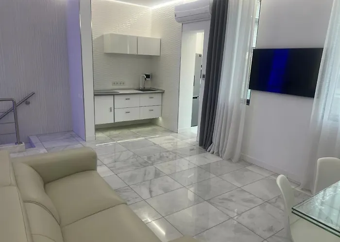 Deluxe House فالنسيا