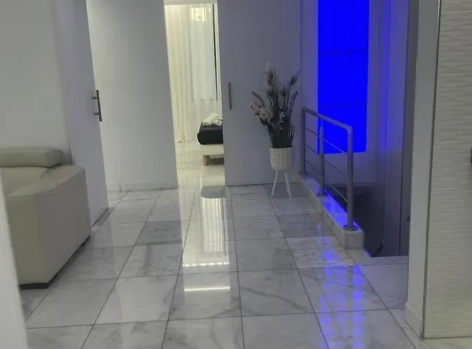 Deluxe House بيت للعطل