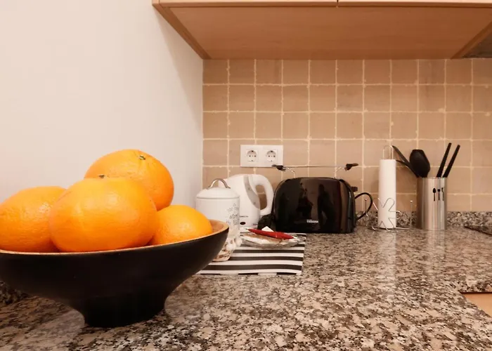 Luminoso. Comodo. Acogedor. Wifi. Junto A Ave Valence