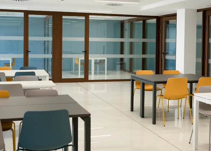 Micampus Avenida Del Puerto - Residencia De Estudiantes Βαλένθια