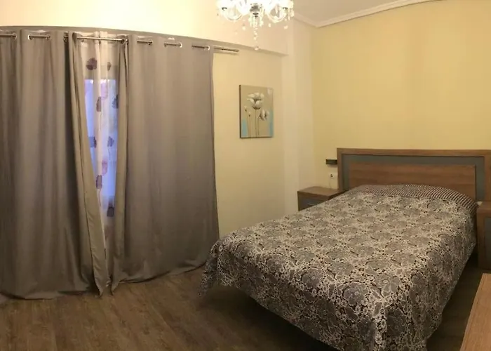 Center Where Falla Starts شقة فالنسيا