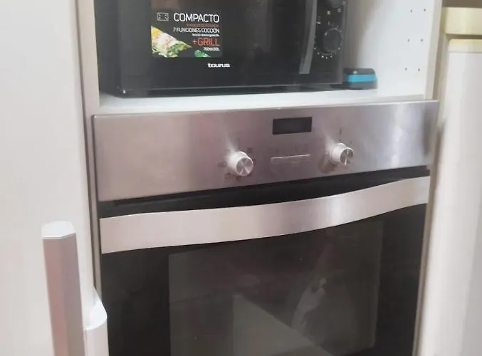 Blasco Ibanez Double With Private Bathroom In Shared Valensiya