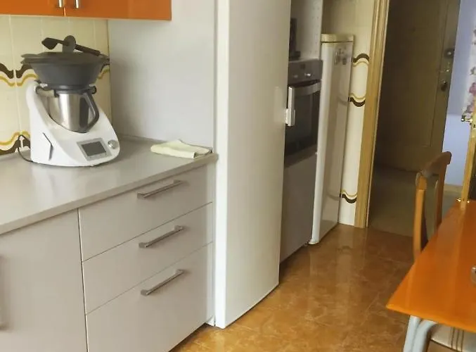 Blasco Ibanez Double With Private Bathroom In Shared Pansiyon