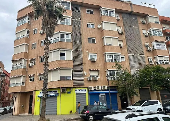 Comodo Y Espacioso Con Parking 아파트 *