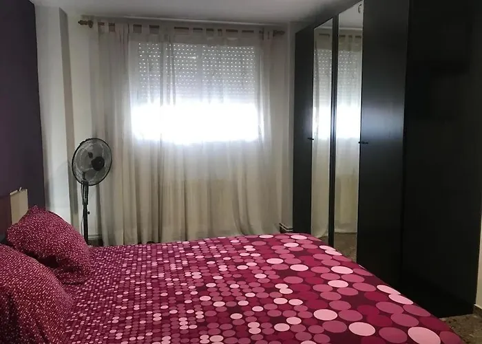 아파트 Comodo Y Espacioso Con Parking