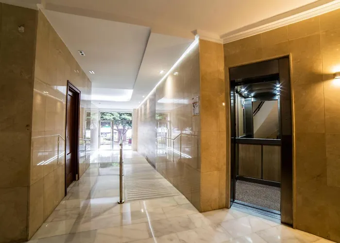 Awesome Center * فالنسيا