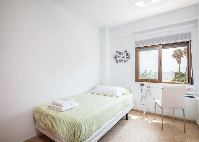 Isola Beachside 아파트