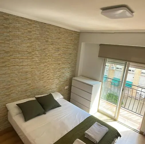 홈스테이 Habitacion Con Balcon En Piso Compartido