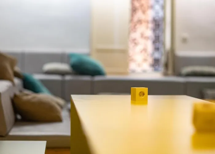 بيت شباب River