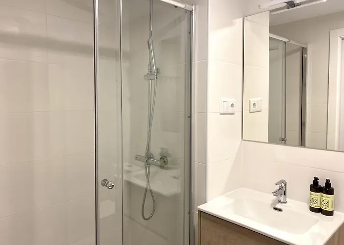 En Playa Malvarrosa Con Bano Privado -no Ac- 3*