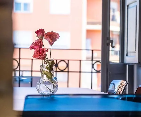 Brighthouse With Warm And Friendly Vibes Βαλένθια