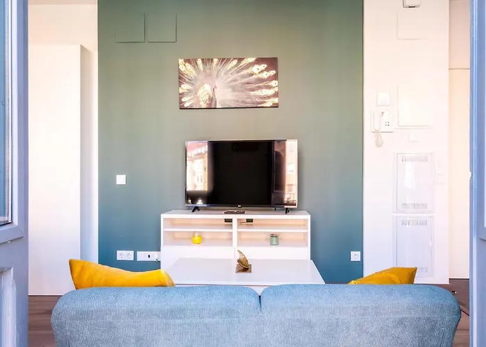 Beautifully Designed With Lots Of Natural Light * Valencia