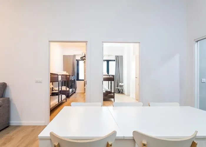 شقة 10 Pax, Ac, Wifi Gratis, Ciudad Artes Y Ciencias فالنسيا