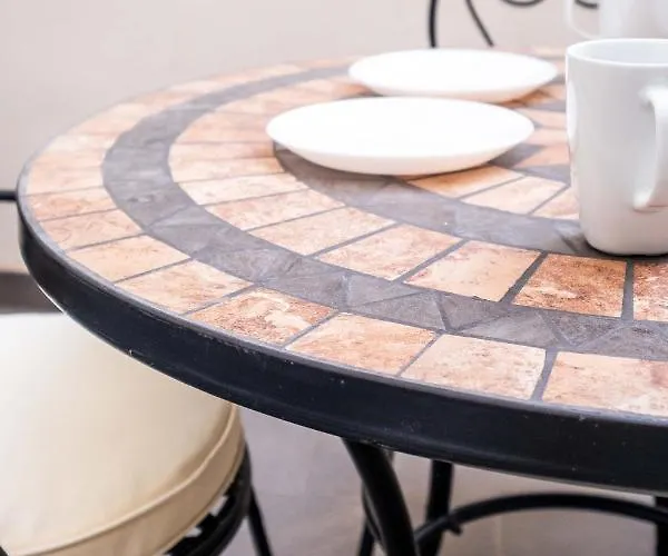 Beautiful With Private Terrace شقة