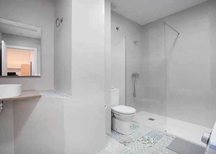 10 Pax, Ac, Wifi Gratis, Ciudad Artes Y Ciencias شقة *