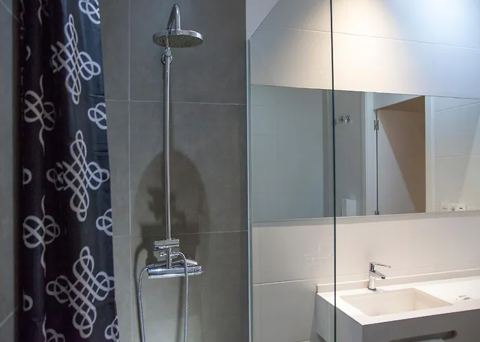 Flats Friends Soho * Valence