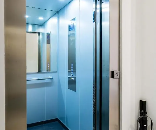 Apartment Quality With Homely Decor