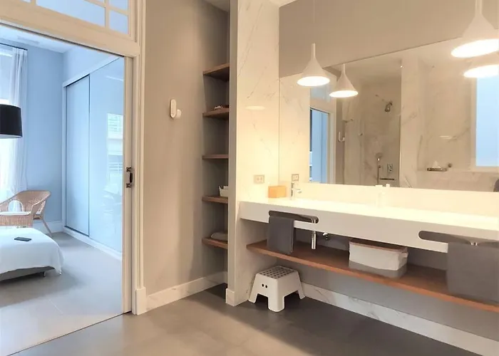 De Lujo Frente Al Mercado Colon. Only Adults 아파트 *