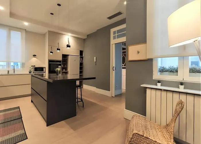 De Lujo Frente Al Mercado Colon. Only Adults 발렌시아