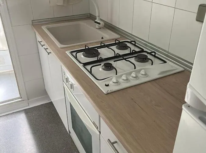 Con Vistas Al Mar A Pocos Metros De La Playa