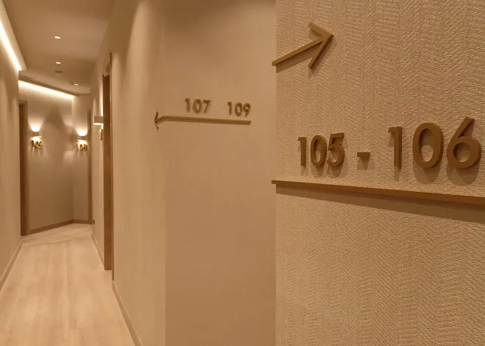 ホテル The Valentia Corretgeria 4*