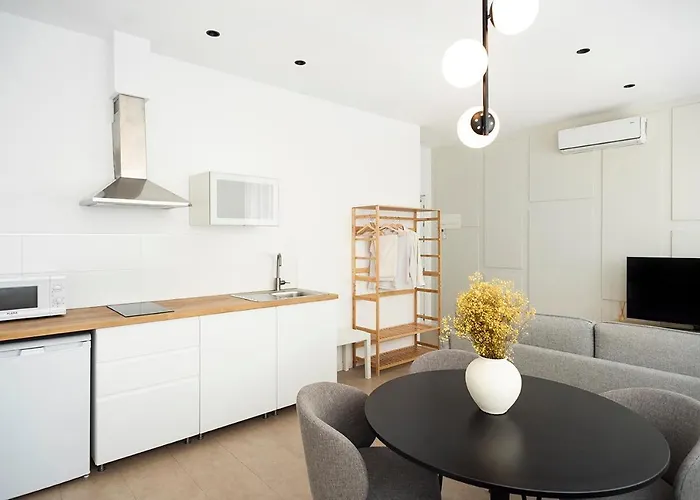 Blanq Marina Suites 4* Valencia