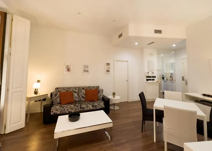 Apartment Market - Queen Square - Mid-term Valencia