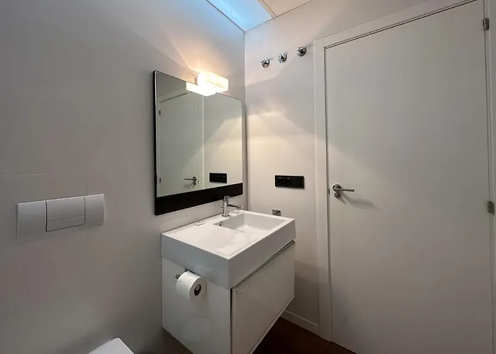 Apartment Market - Queen Square - Mid-term