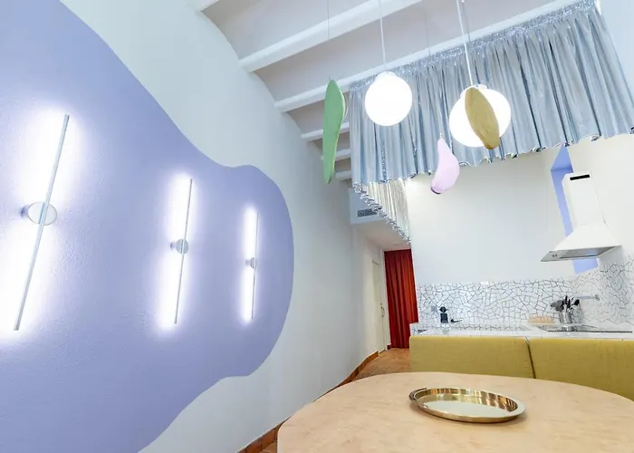 Apartup Market Square * Valence