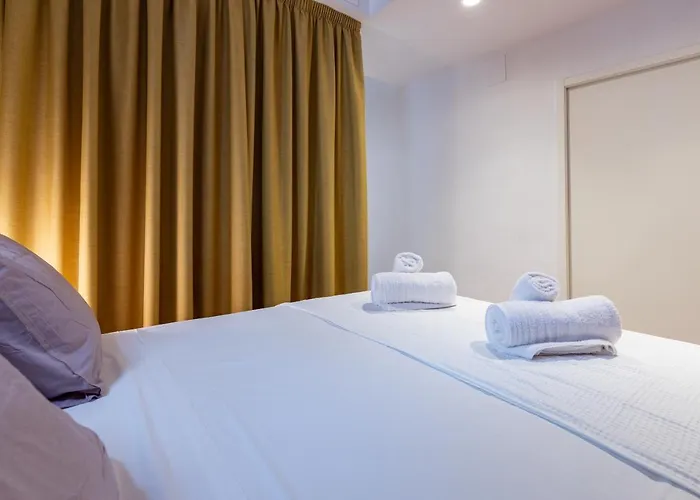 Apartup Market Square Valence