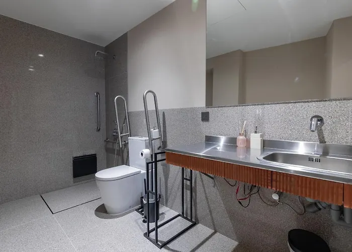 Apartup Market Square Valence