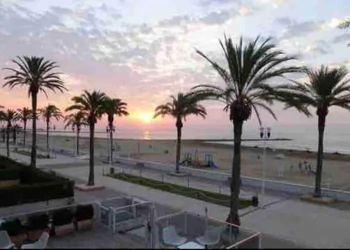Precioso Con Vistas Al Mar. Piscina. *