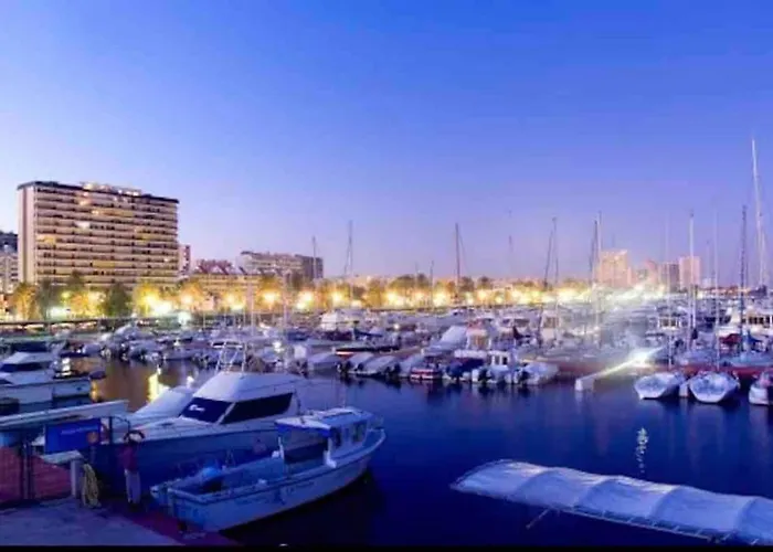 Precioso Con Vistas Al Mar. Piscina.