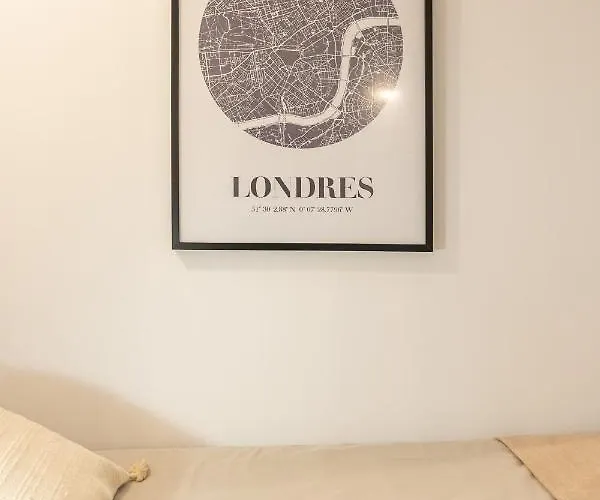 Residencia Universitaria Trinitarios 아파트