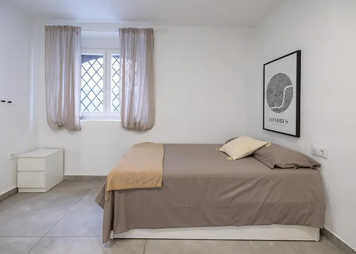 Residencia Universitaria Trinitarios 公寓