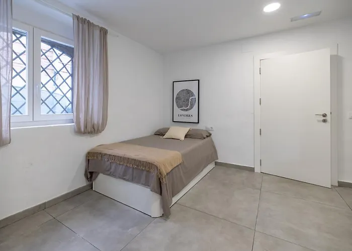 Residencia Universitaria Trinitarios 아파트