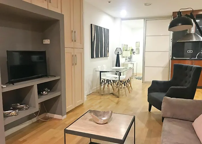 Junto Ayuntamiento De شقة *