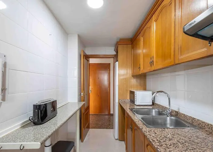 15 Min. Metro Ride To The Center *