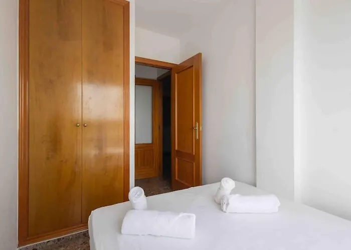 15 Min. Metro Ride To The Center 公寓